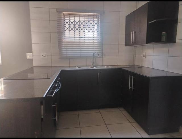 3 BEDROOM PROPERTY TO RENT IN IVY PARK